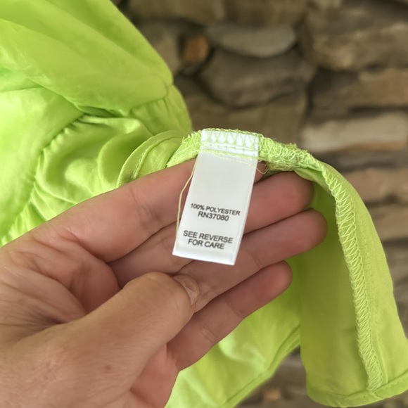 Cato J/M Sportswear size medium 100% Poly- super soft- NWT Lime green - Picture 2 of 4